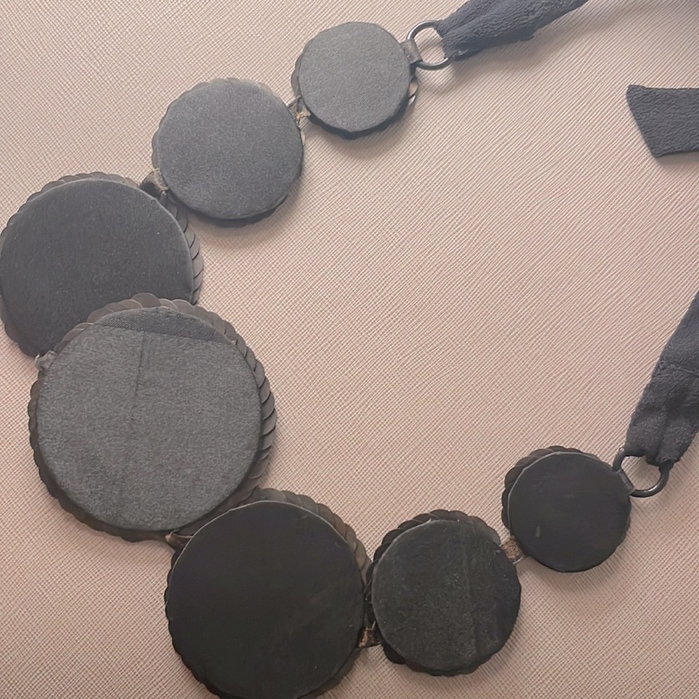 Graduated Statement Bib Necklace - Picture 6 of 8
